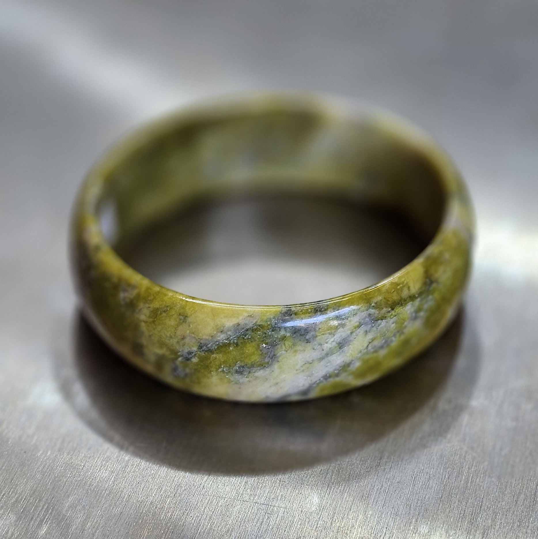 Vòng Serpentine lớn đẹp độc đáo Vòng Serpentine lớn đẹp độc đáo