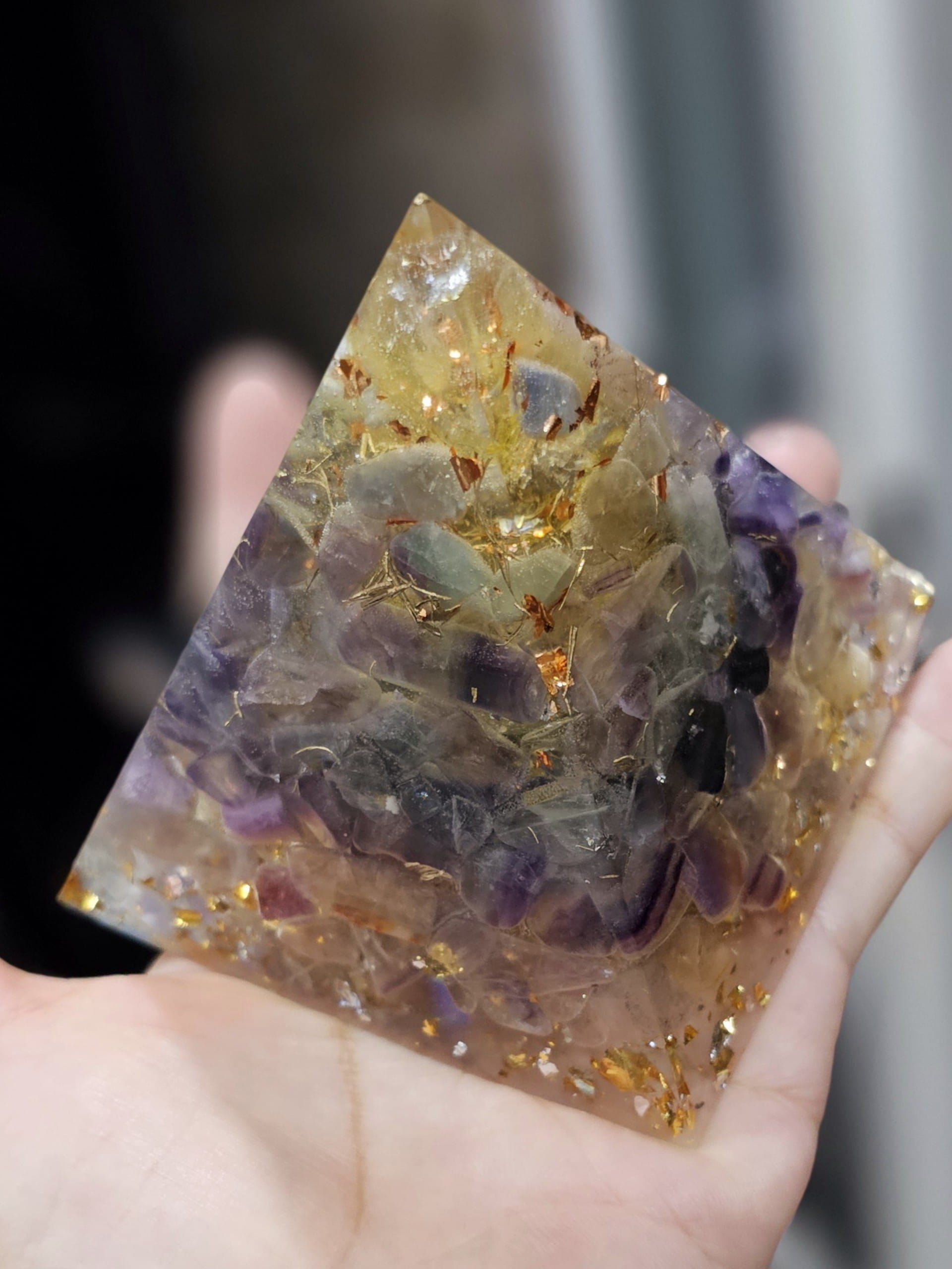 kim tự tháp phong thủy thịnh vượng Crystal Light kim tự tháp phong thủy thịnh vượng Crystal Light