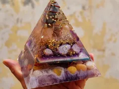 Orgonite kim tự tháp sinh năng vì sao được tin dùng nhiều trong thiền định?