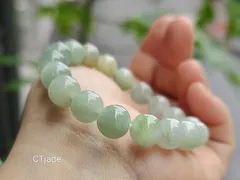 Những chiếc vòng tay vui vẻ may mắn để đeo mỗi ngày