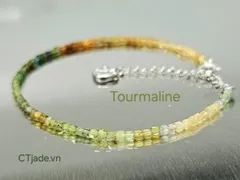 Xu hướng đeo vòng đá hạt nhỏ ngày càng trở nên phổ biến vì sao?