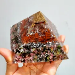 Mẫu 2211064 Orgonite Kim tự tháp phong thủy, kim tự tháp năng lượng Crystal Light | CTjade