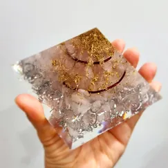 Mẫu 2211066 Orgonite Kim tự tháp phong thủy, kim tự tháp năng lượng Crystal Light | CTjade