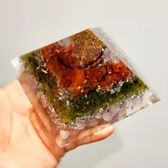Mẫu 2211068 Orgonite Kim tự tháp phong thủy, kim tự tháp năng lượng Crystal Light | CTjade