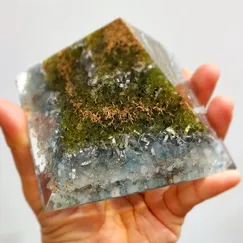 Mẫu 2211072 Orgonite Kim tự tháp phong thủy, kim tự tháp năng lượng Crystal Light | CTjade