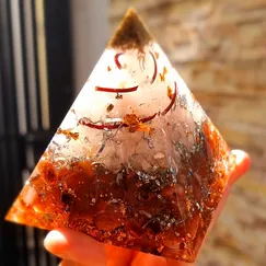 Mẫu 2211074 Orgonite Kim tự tháp phong thủy, kim tự tháp năng lượng Crystal Light | CTjade