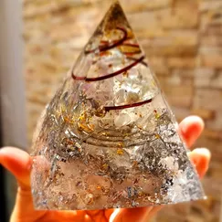 Mẫu 2211078 Orgonite Kim tự tháp phong thủy 7cm, kim tự tháp năng lượng Crystal Light | CTjade