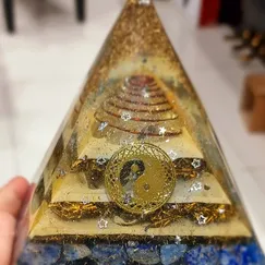 Mẫu 2211086 Orgonite Kim tự tháp phong thủy 12cm, kim tự tháp năng lượng Crystal Light | CTjade