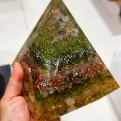 Mẫu 2211092 Orgonite Kim tự tháp phong thủy 14cm, kim tự tháp năng lượng Crystal Light | CTjade