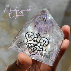 Mẫu P2107063 | Kim tự tháp mỹ thuật đá Thạch Anh tím thiên nhiên Crystal Light