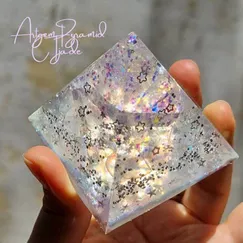 Mẫu P2107062 | Kim tự tháp mỹ thuật đá Thạch Anh tím thiên nhiên Crystal Light