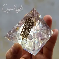 P2105239 Kim tự tháp phong thủy năng lượng Giza hình học thiêng đá Fluorite thiên nhiên |  CTjade