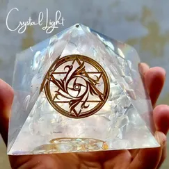 P2105233 Kim tự tháp phong thủy năng lượng Giza hình học thiêng đá Fluorite thiên nhiên |  CTjade