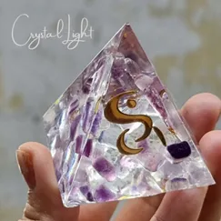 P2105232 Kim tự tháp phong thủy năng lượng Giza hình học thiêng đá Fluorite thiên nhiên |  CTjade