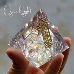 P2105124 Kim Tự Tháp Phong Thủy Năng Lượng Hình Học Thiêng, Đá Fluorite Thiên Nhiên |  CTjade