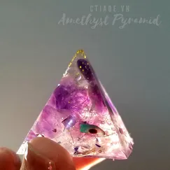 Mẫu số 2004041 Kim Tự Tháp Đá Thạch Anh Tím Crystal Light