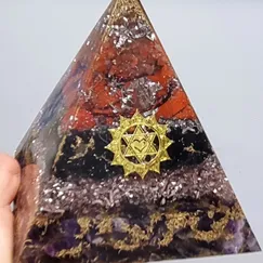 Mẫu 2211099 Orgonite Kim tự tháp phong thủy 10cm, kim tự tháp năng lượng Crystal Light | CTjade