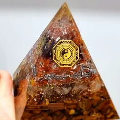 Mẫu 2211094 Orgonite Kim tự tháp phong thủy, kim tự tháp năng lượng Crystal Light | CTjade