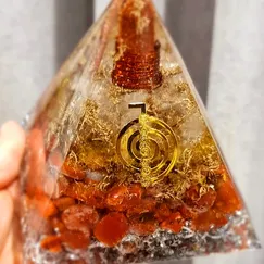 Mẫu 2211103 Orgonite Kim tự tháp phong thủy 13cm, kim tự tháp năng lượng Crystal Light | CTjade
