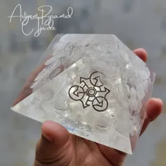 P2107023 Kim tự tháp Giza năng lượng phong thủy hình học thiêng CTjade | Tinh thể đá thạch anh trắng thiên nhiên |