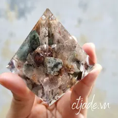 P2108161 Một phiên bản kim tự tháp phong thủy năng lượng đá Thạch anh tóc thiên nhiên Crystal Light