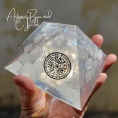 P2107025 Kim tự tháp Giza năng lượng phong thủy hình học thiêng CTjade | Tinh thể đá thạch anh trắng thiên nhiên |