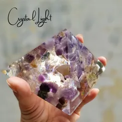 P2104089 Kim tự tháp Giza năng lượng phong thủy đá Thạch anh tóc và tím | CrystalLight