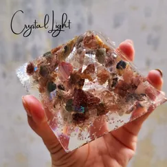 P21040913 Kim tự tháp Giza năng lượng phong thủy đá Thạch anh tóc | CrystalLight