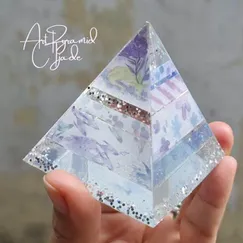 Mẫu P2107028 | Lăng kính Kim tự tháp mỹ thuật Crystal Light