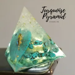 Mẫu số 2004032 Kim Tự Tháp Đá Lam thạch Turquoise Crystal Light