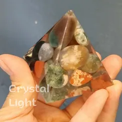 Mẫu 2202250 Kim tự tháp Giza đá phong thủy may mắn Crystal Light