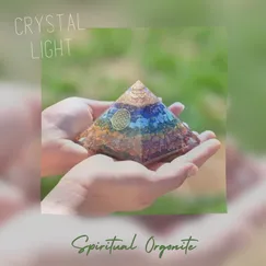 Mẫu 2003310 Kim Tự Tháp hình hoc thiên đổ đá thiên nhiên Crystal Light