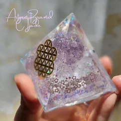 Mẫu P2107064 | Kim tự tháp mỹ thuật đá Thạch Anh tím thiên nhiên Crystal Light