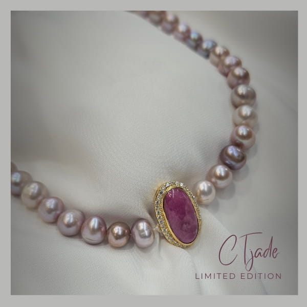 Trang sức của tình yêu thường dùng hồng ngọc hay ngọc trai Trang sức của tình yêu thường dùng hồng ngọc hay ngọc trai