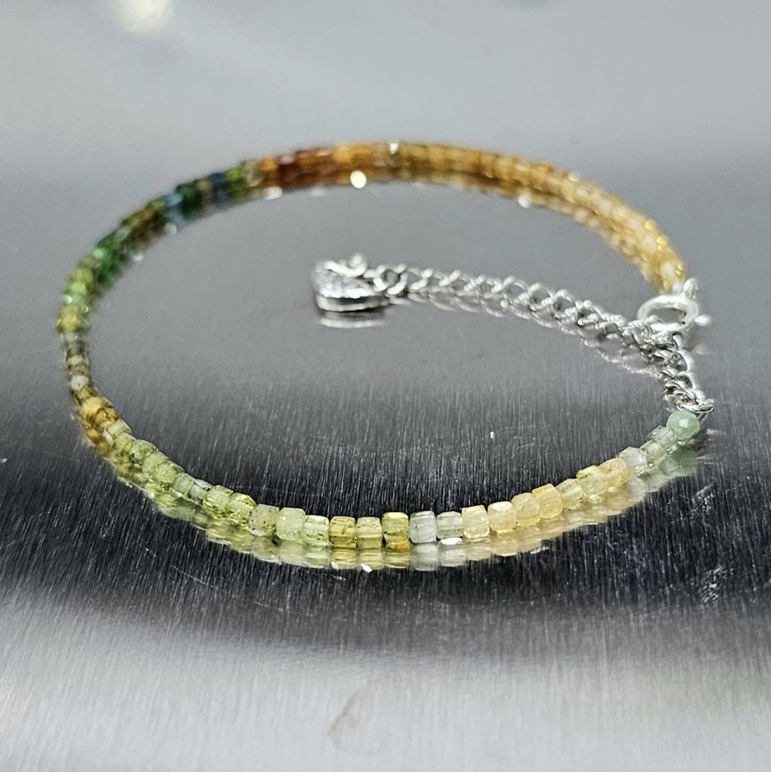 Vòng tay đá Tourmaline thiên nhiên cao cấp tại CTjade Vòng tay đá Tourmaline thiên nhiên cao cấp tại CTjade