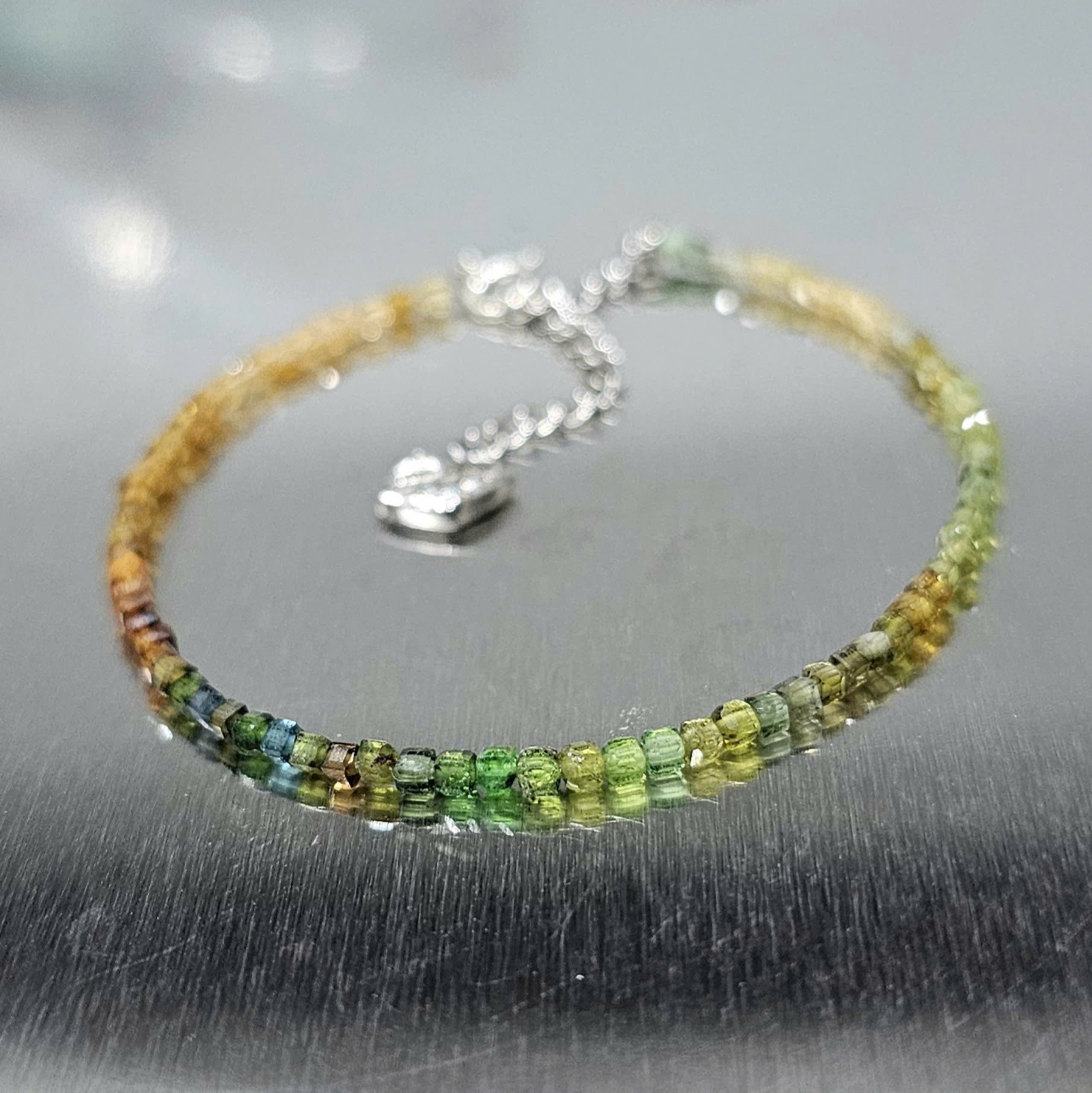 Vòng tay đá Tourmaline thiên nhiên cao cấp tại CTjade Vòng tay đá Tourmaline thiên nhiên cao cấp tại CTjade