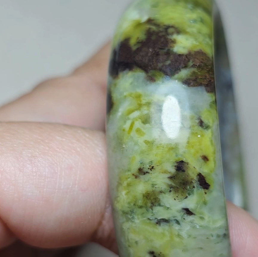 Vòng tay đá thiên nhiên đẹp như tranh đá Vòng tay đá thiên nhiên đẹp như tranh đá