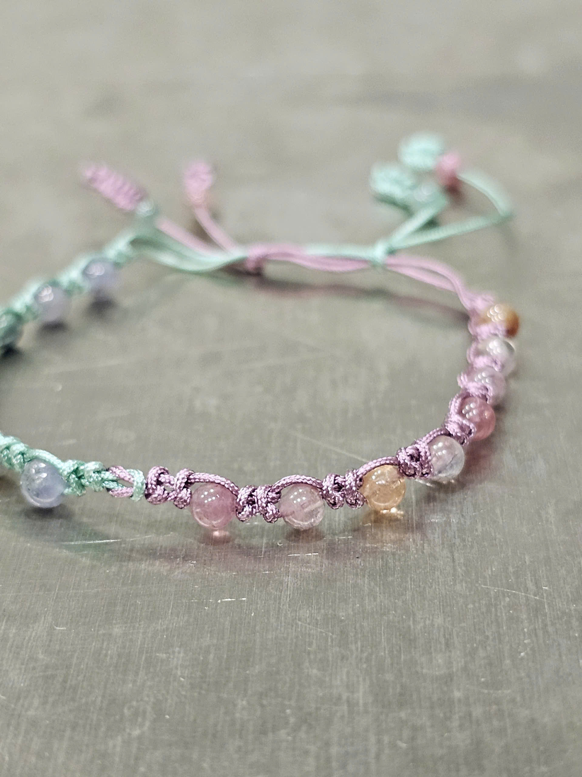 Vòng tay thắt dây handmade phối đá Tourmaline Vòng tay thắt dây handmade phối đá Tourmaline