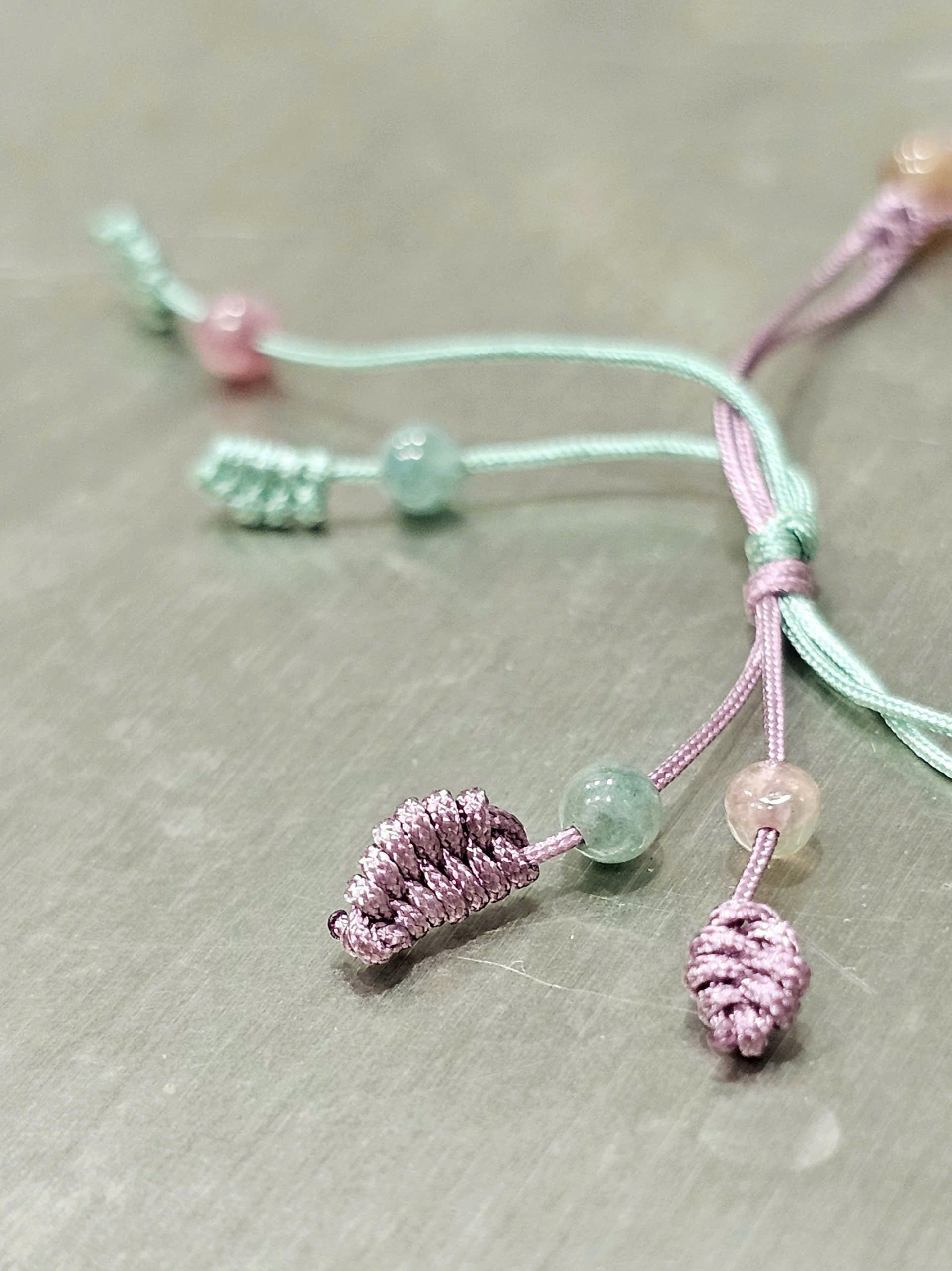 Vòng tay thắt dây handmade phối đá Tourmaline Vòng tay thắt dây handmade phối đá Tourmaline