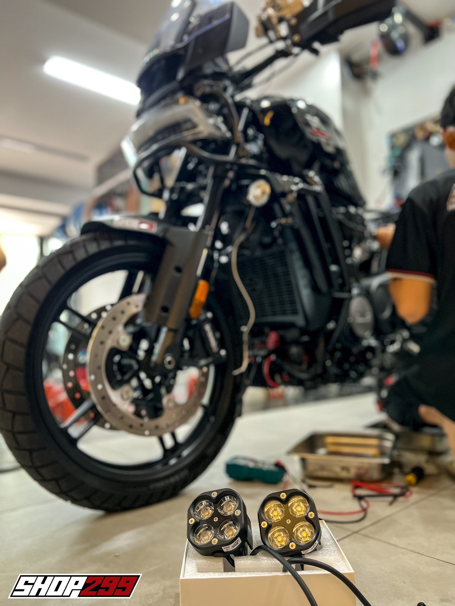 ĐÈN TRỢ SÁNG LED TUN 40X ĐÈN TRỢ SÁNG LED TUN 40X