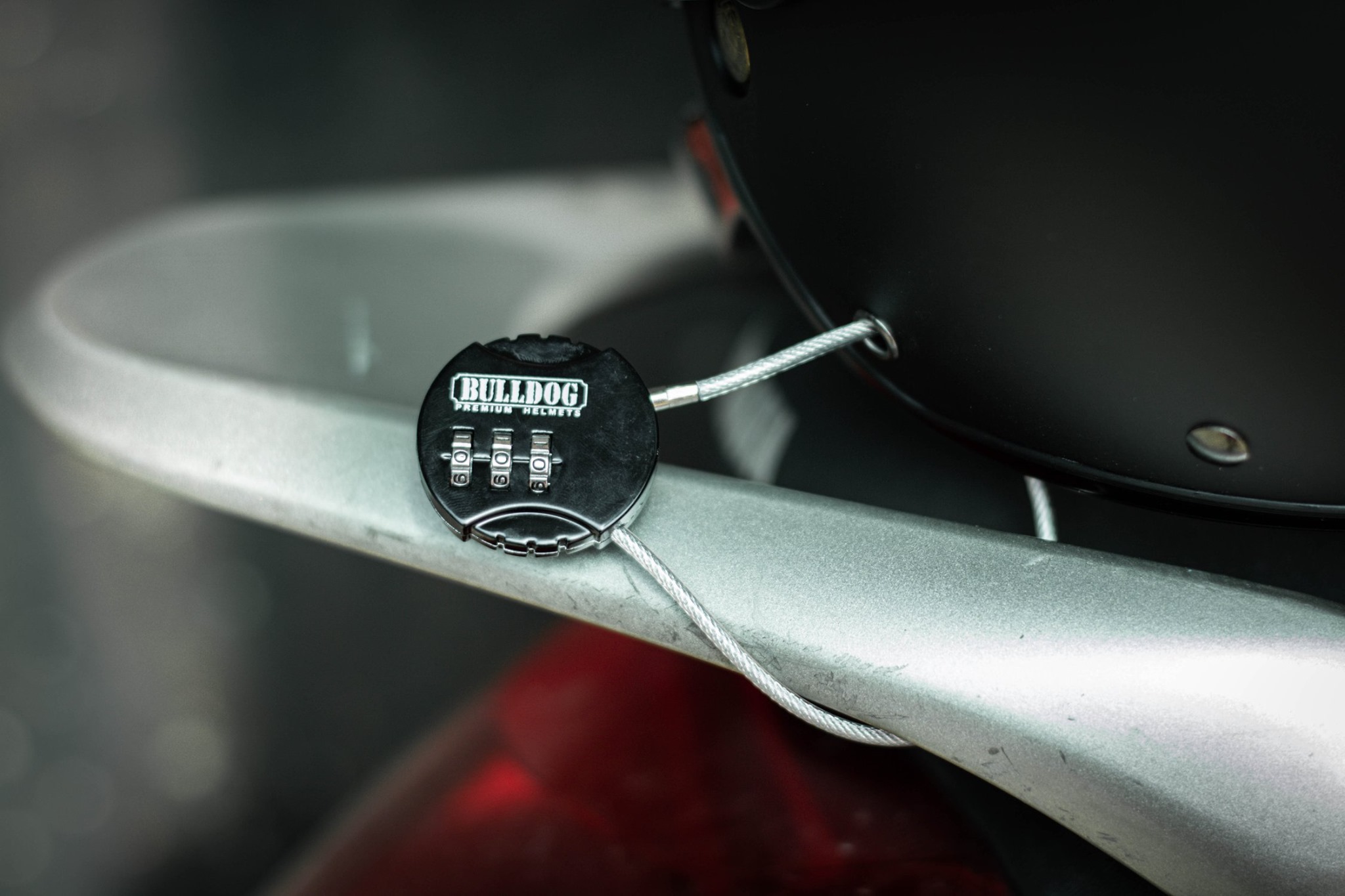 Khóa chống trộm mũ Bulldog Perro 4U Đen Nhám Khóa chống trộm mũ Bulldog Perro 4U Đen Nhám