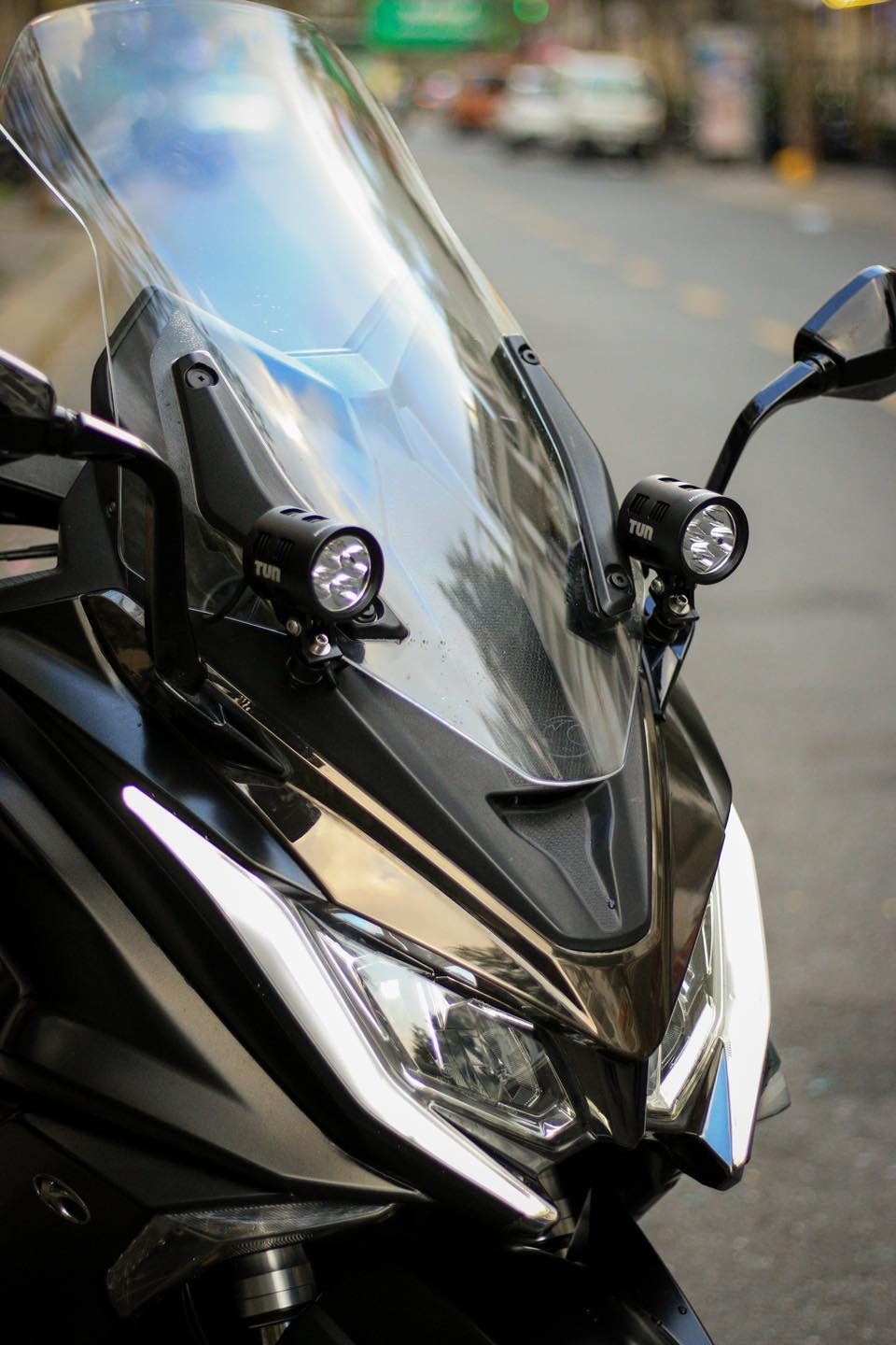 ĐÈN TRỢ SÁNG LED TUN R4 ĐÈN TRỢ SÁNG LED TUN R4