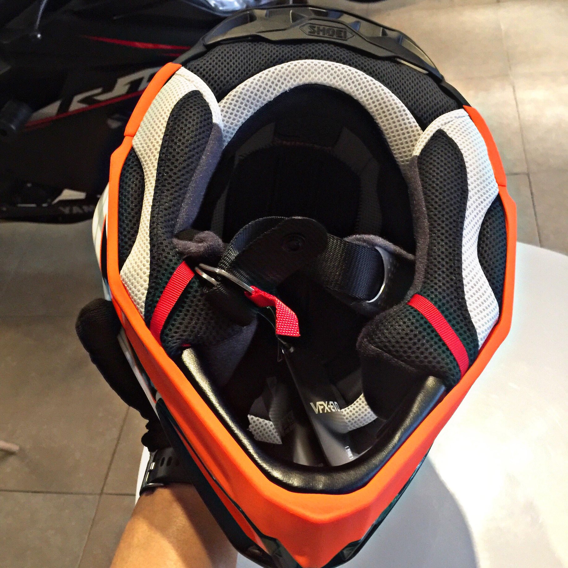 Mũ shoei VFX-EVO Allegiant Mũ shoei VFX-EVO Allegiant