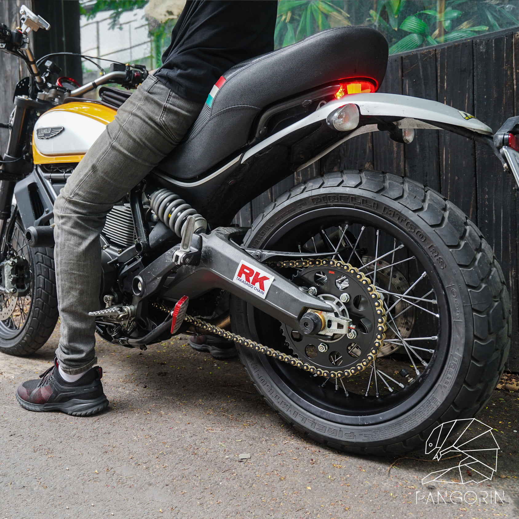 SÊN RK 520 KRX 120L (PHỐT X-RING) - MÀU VÀNG ĐEN SÊN RK 520 KRX 120L (PHỐT X-RING) - MÀU VÀNG ĐEN