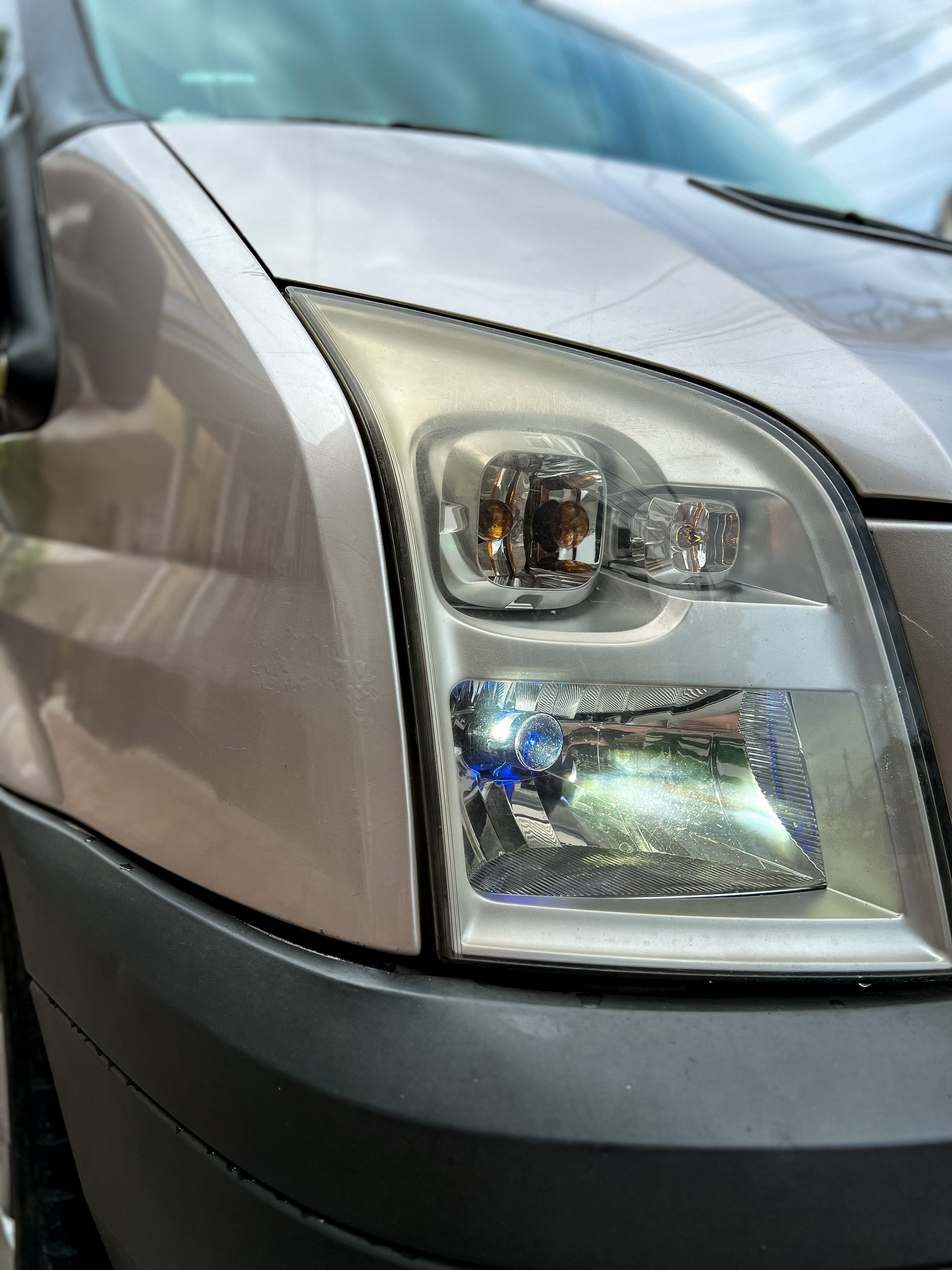 ĐÈN LED BI CẦU MINI T2 CHÂN H4 TĂNG SÁNG CHO Ô TÔ, XE MÁY ĐÈN LED BI CẦU MINI T2 CHÂN H4 TĂNG SÁNG CHO Ô TÔ, XE MÁY