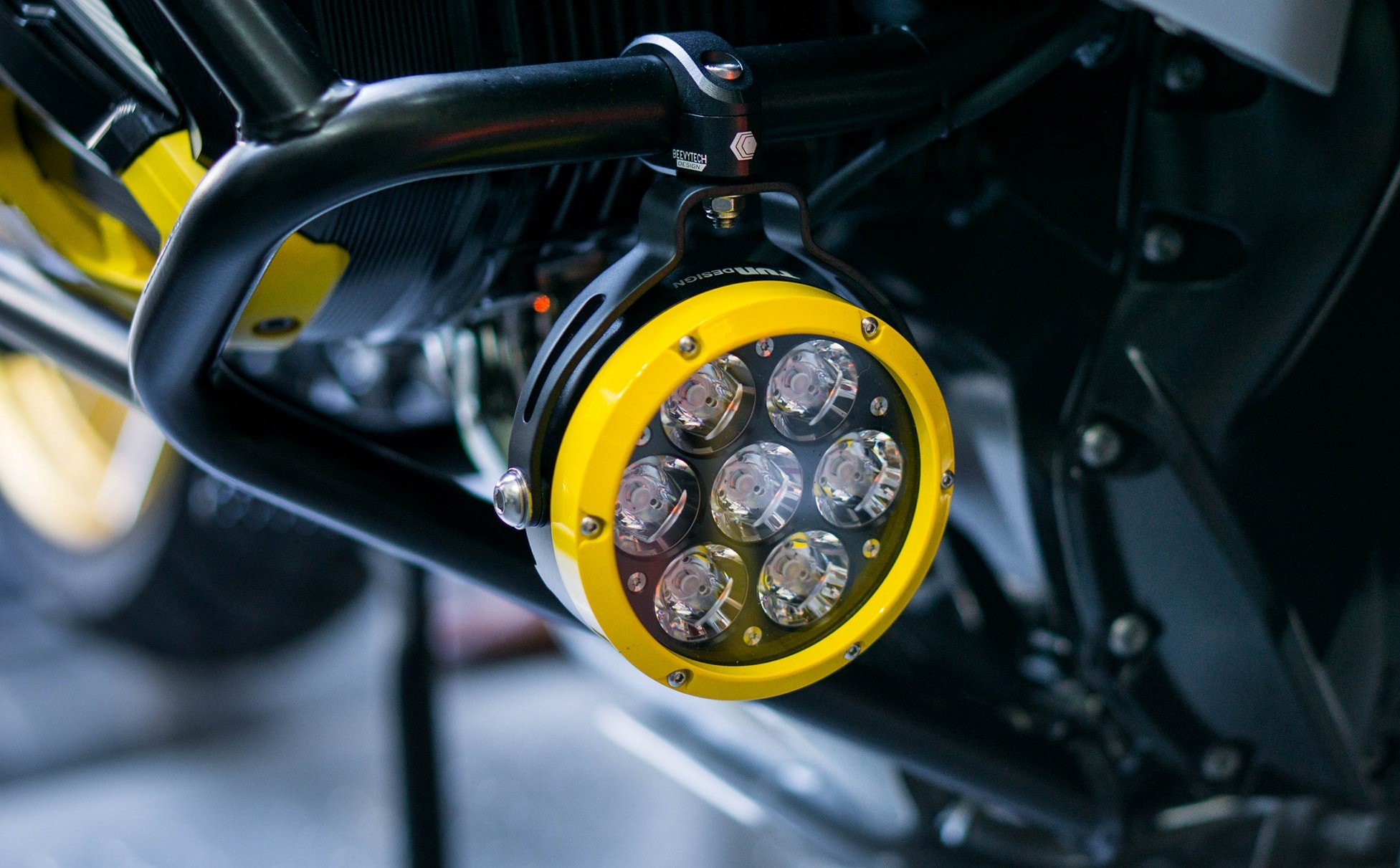 ĐÈN TRỢ SÁNG TUN 70 ĐÈN TRỢ SÁNG TUN 70