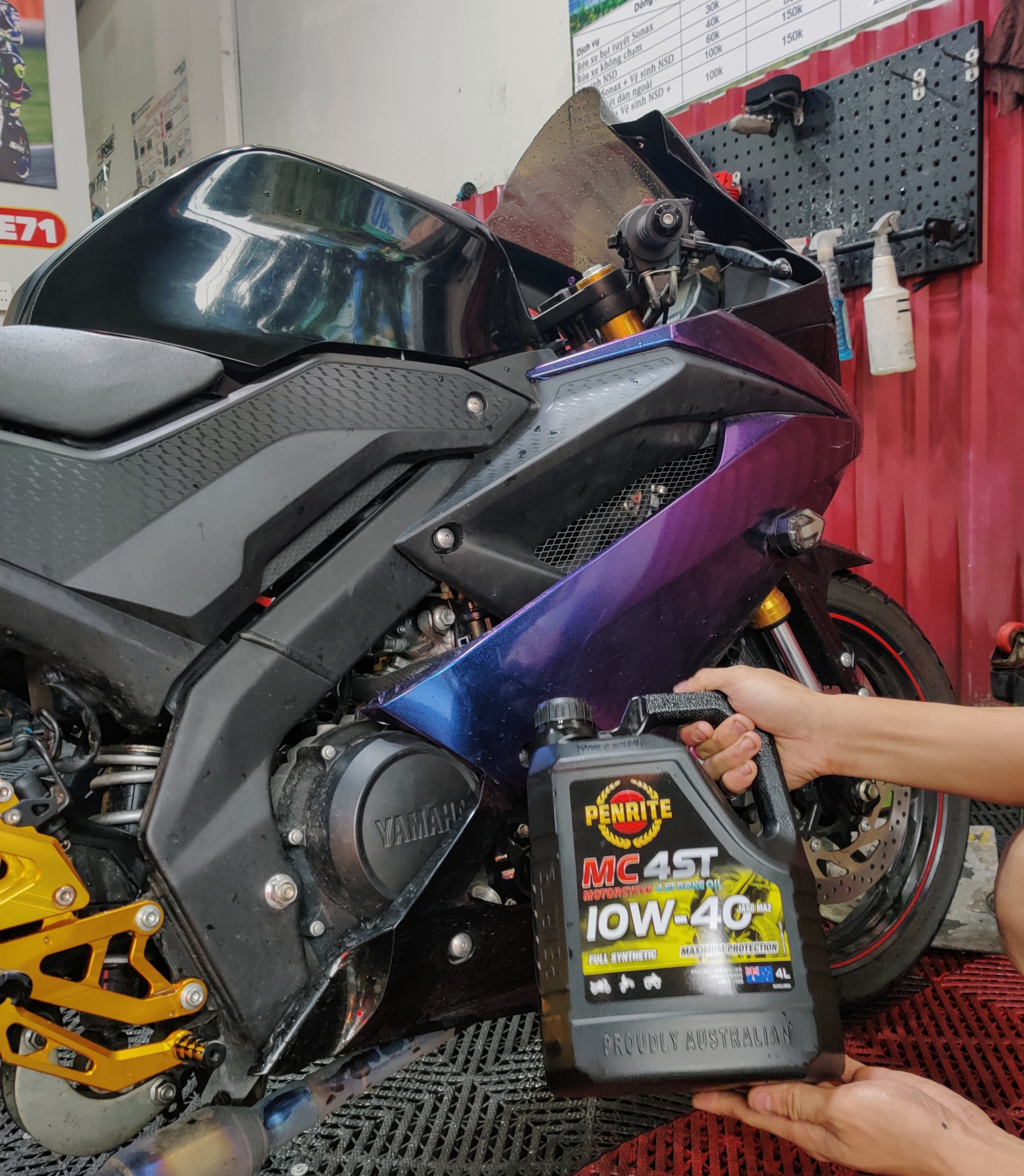 Nhớt PENRITE MC 4ST FULL SYNTHETIC 10W40 4L Nhớt PENRITE MC 4ST FULL SYNTHETIC 10W40 4L