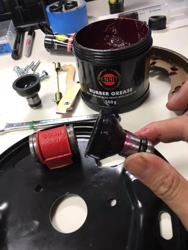 MỠ PENRITE RUBBER GREASE 500g MỠ PENRITE RUBBER GREASE 500g