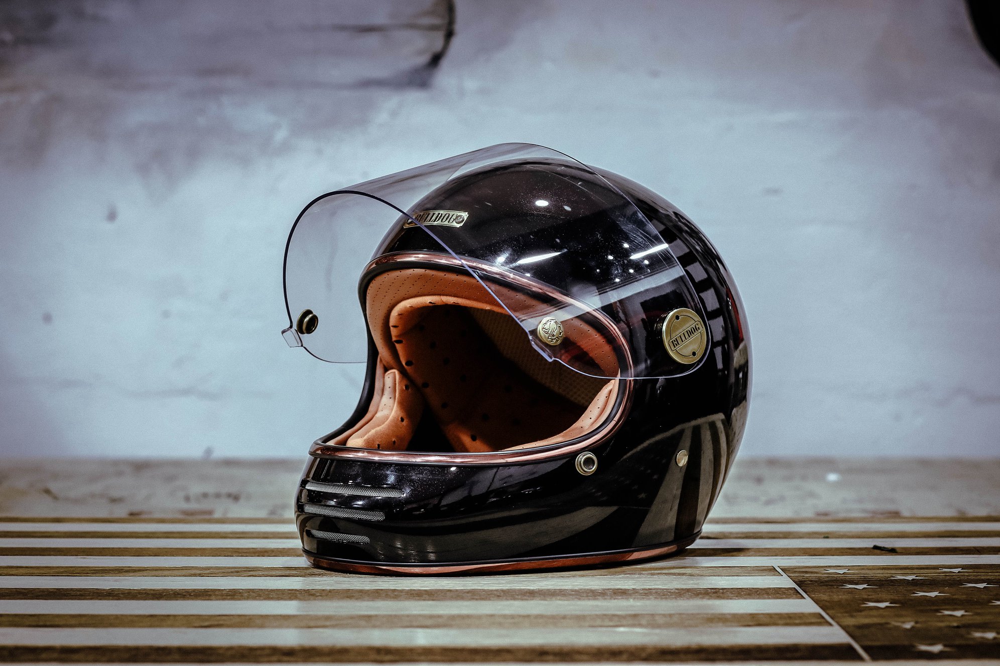 Kính chắn của Mũ Fullface Bulldog Torii Đen Bóng Kính chắn của Mũ Fullface Bulldog Torii Đen Bóng