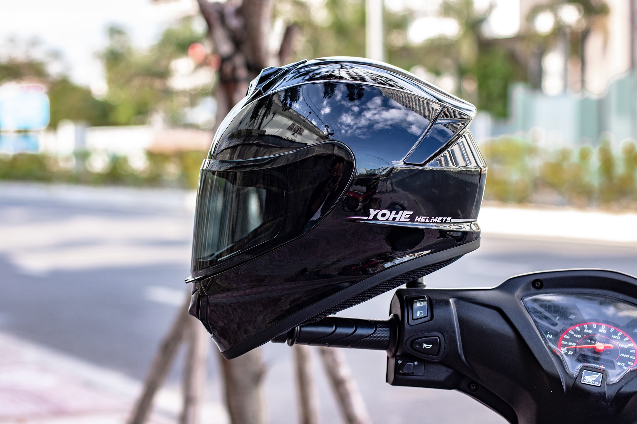 Mũ Fullface Yohe 977 Đen Bóng Mũ Fullface Yohe 977 Đen Bóng